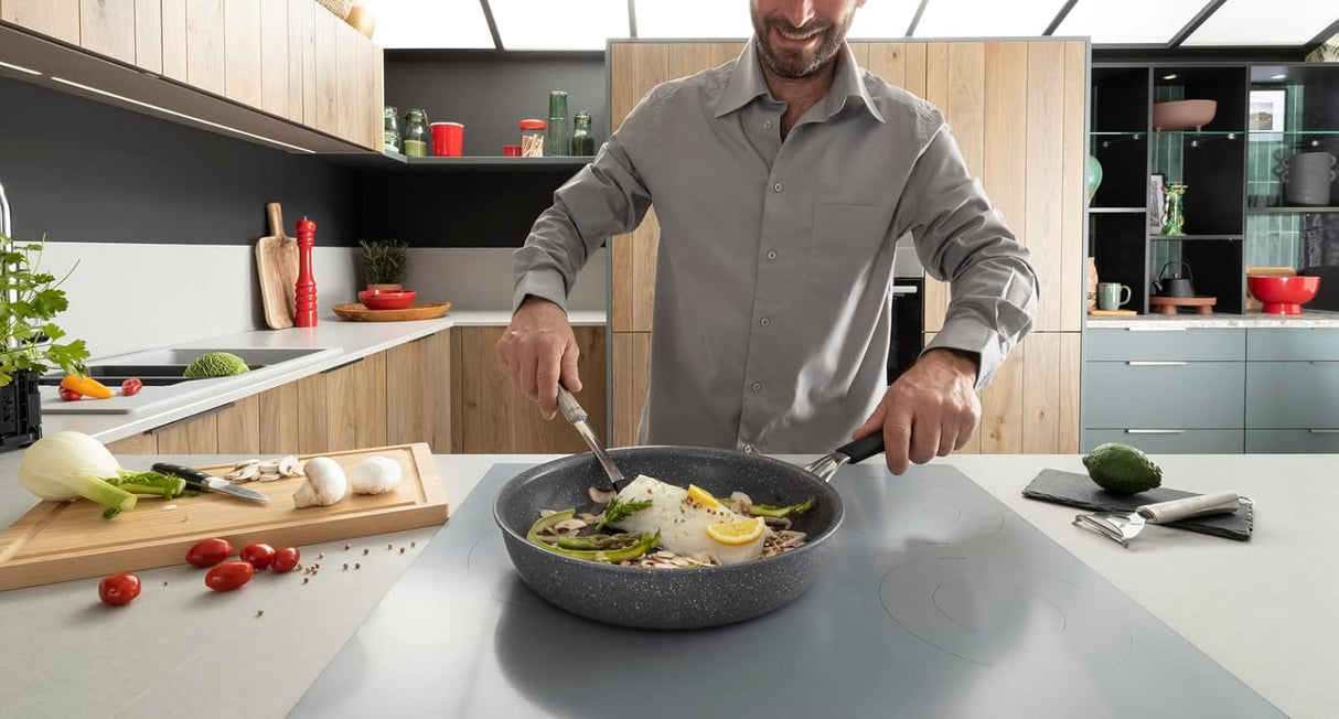 Lagostina Tempra Minerale pannen met antiaanbaklaag, siliconen handvat - 24 en 28 cm