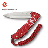 Victorinox évoque ALOX, rouge