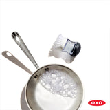 Dispensateur de savon à brosse à plat rond Oxo avec support