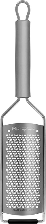 Microplane Profesional Series Feine Gewürzreibe aus 18/8-Edelstahl mit silbernem Griff